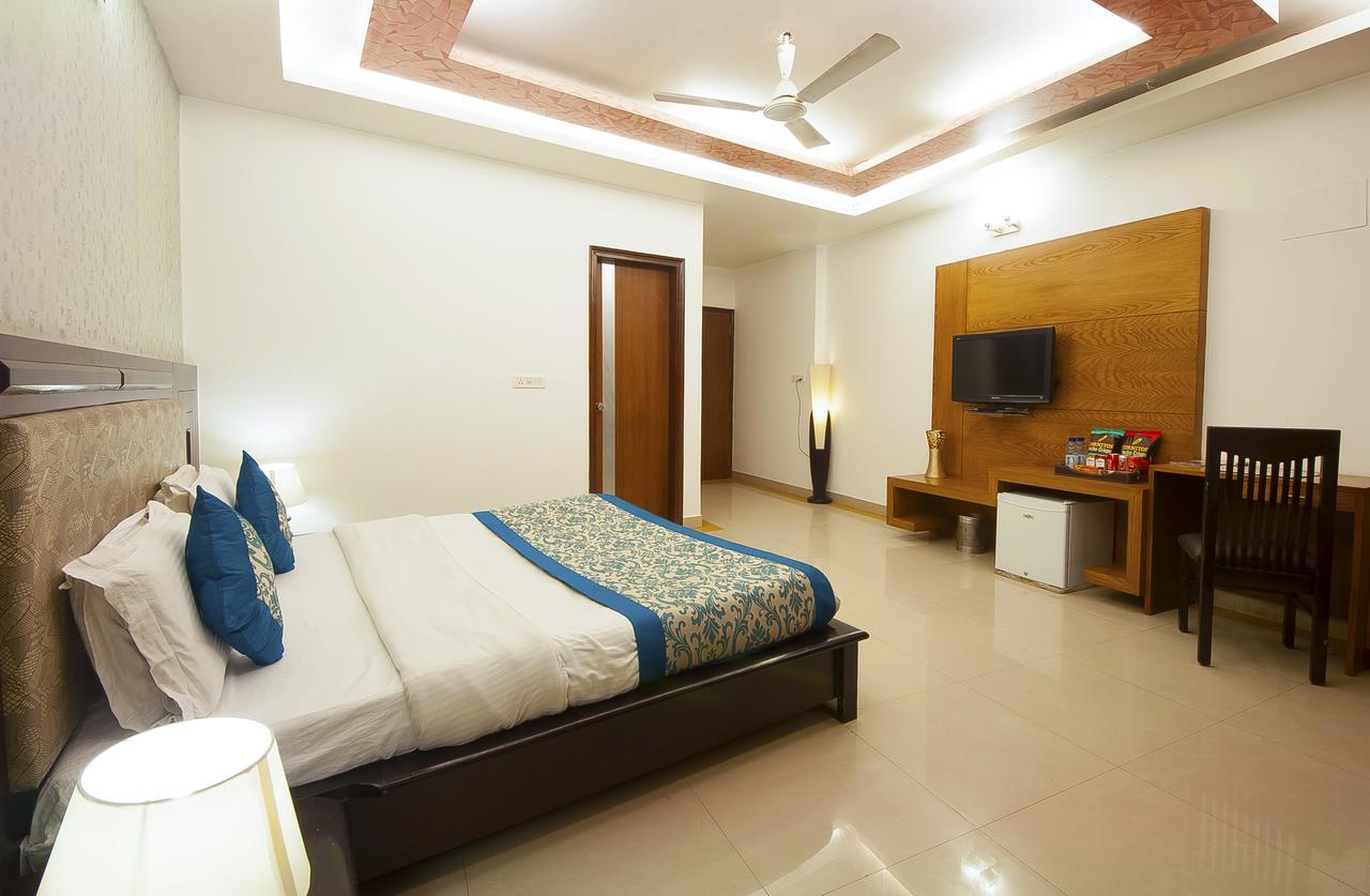 Hotel Delhi 37 Near - Delhi Airport New Delhi Exterior photo